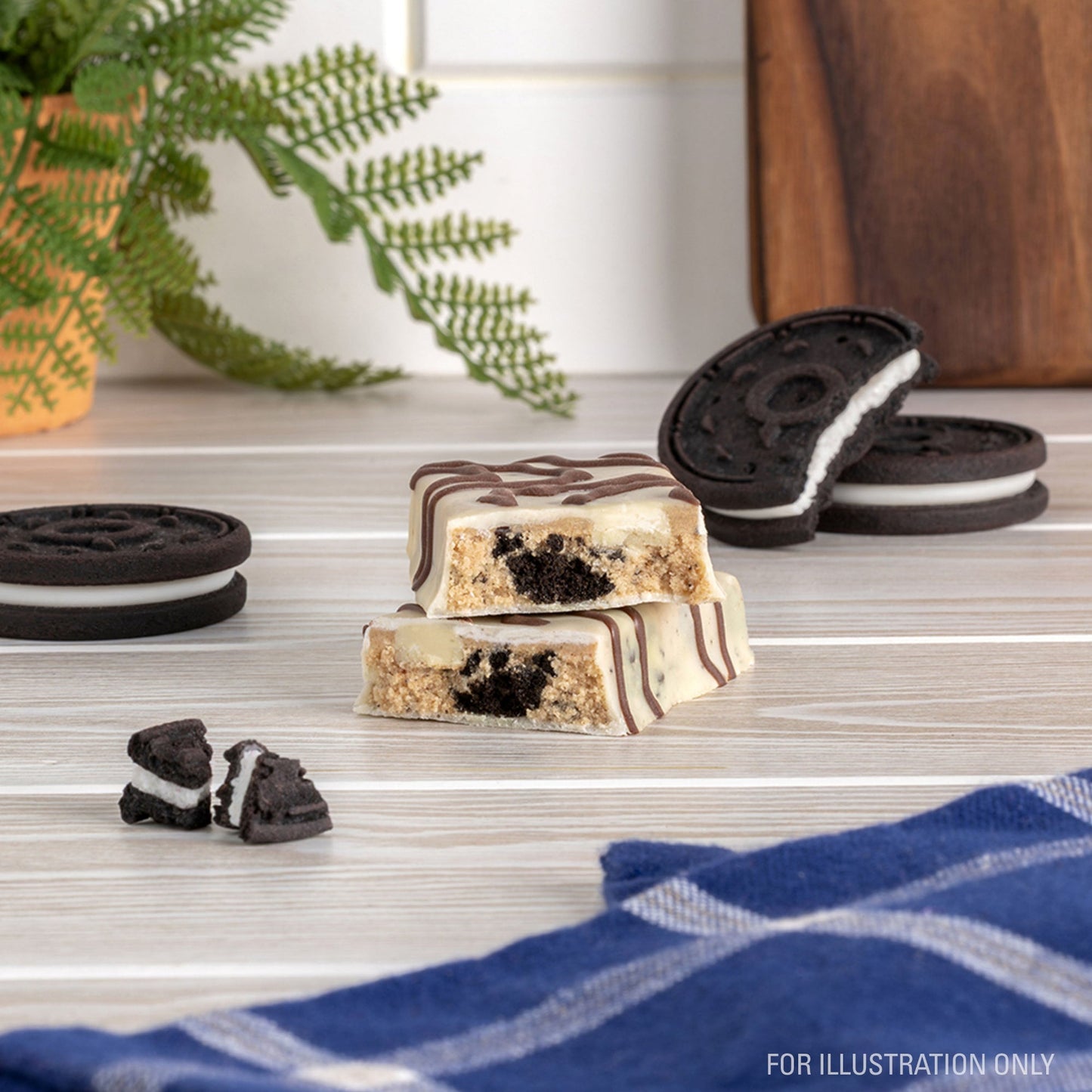 dipped-cookies-and-cream-protein-bars-r3 15807_QN_USA_ProteinBar_CAC_InterimAssetUpdate_Digital-Dipped-ProductCarouselSet_Tabletop1.jpg